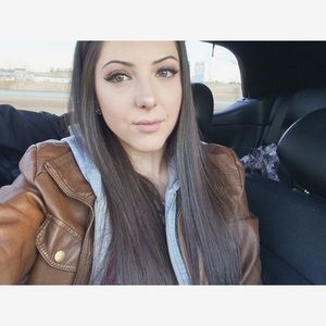 Meet your Posher, Brooke